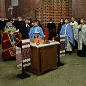Wrocławianie tłumnie zebrali się na modlitwie za Ukrainę