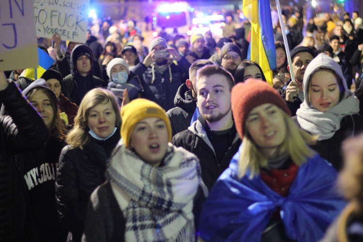 Broń dla Ukrainy! Protest przed rosyjską ambasadą [GALERIA ZDJĘĆ] 