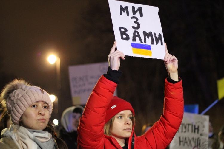 Broń dla Ukrainy! Protest przed rosyjską ambasadą [GALERIA ZDJĘĆ] 