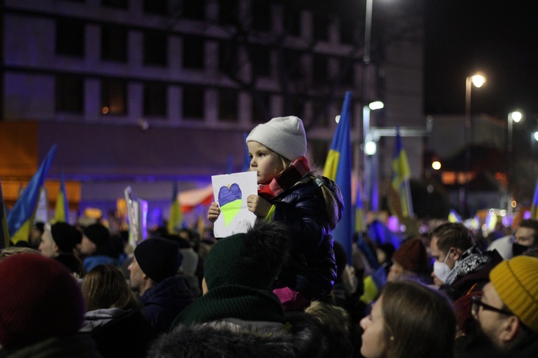 Broń dla Ukrainy! Protest przed rosyjską ambasadą [GALERIA ZDJĘĆ] 