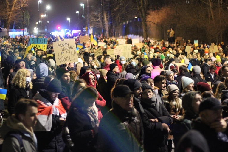Broń dla Ukrainy! Protest przed rosyjską ambasadą [GALERIA ZDJĘĆ] 