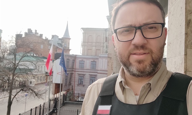 Polski ambasador nie opuszcza Kijowa