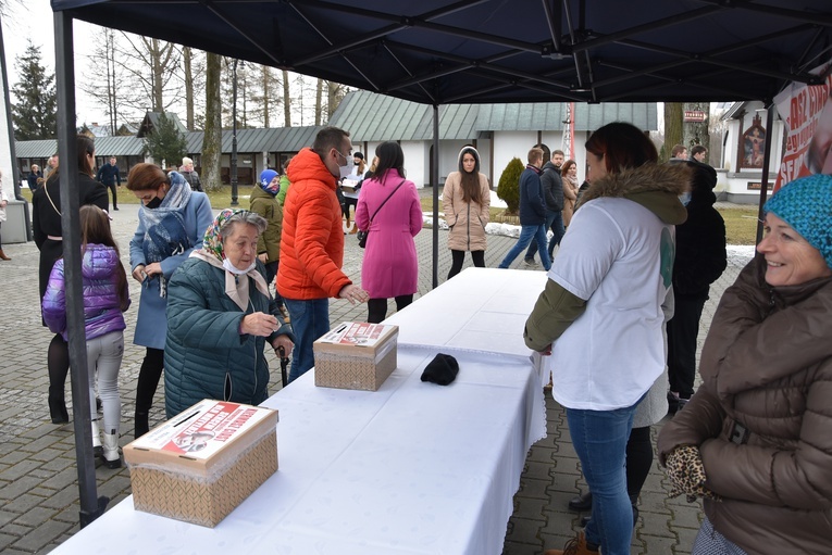 Kiermasz ciast dla Matyldy w ludźmierskim sanktuarium