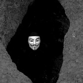 Grupa hakerów Anonymous ostrzega i wzywa Łukaszenkę, by przestał wspierać Putina