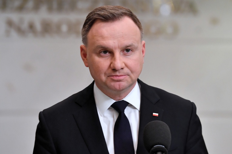 "Absolutnie nie ulegniemy żadnemu szantażowi" 