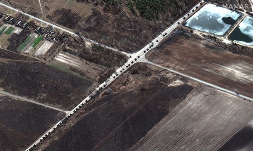 Długa na 64 kilometry kolumna wojska rosyjskiego zmierza w stronę Kijowa