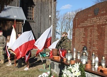 Przy najstarszym pomniku na ziemi przasnyskiej i ciechanowskiej – w Zielonej – uczczono pamięć bohaterów podziemia niepodległościowego.
