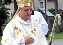 ►	Biskup bielsko-żywiecki zachęca  do zaangażowania się w pomoc Ukraińcom.