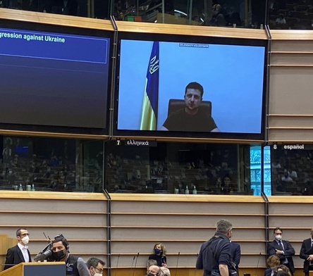 Prezydent Zełeński w PE: Unia będzie mocniejsza z Ukrainą
