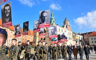 Abp Jędraszewski: Dopiero dzisiejsza Polska spełnia ich testament krwi
