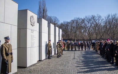 Przed Panteonem na "Łączce" oddano hołd żołnierzom niezłomnym