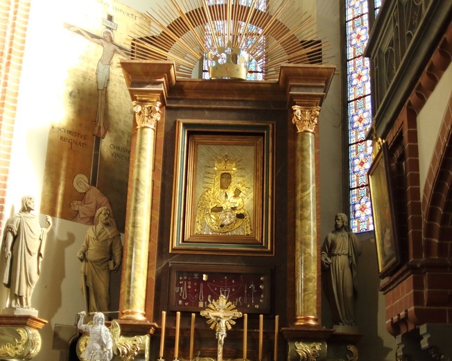 Pomóżmy Nadwórnej!