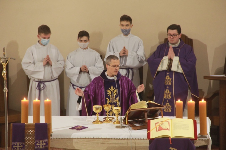 Tarnowiec. Św. Józef i modlitwa o pokój