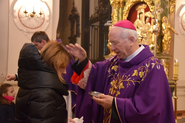 Środa Popielcowa w katedrze łowickiej