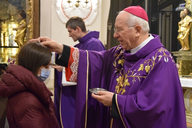 Środa Popielcowa w katedrze łowickiej