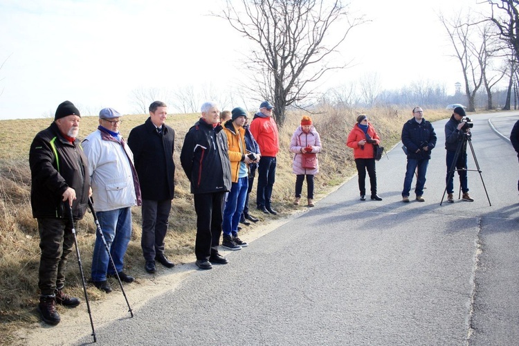 Instalacja upamiętniająca przybycie franciszkanów do Prudnika 170 lat temu