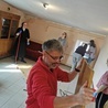 Prace związane z przygotowaniem miejsc noclegowych w parafii św. Michała Archanioła koordynuje proboszcz ks. Arkadiusz Paśnik. 