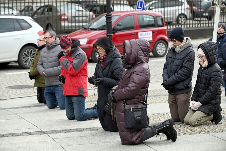 Błagają o pokój i zadośćuczynienie Niepokalanemu Sercu NMP