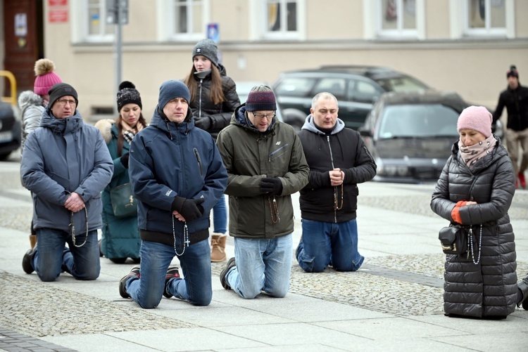 Błagają o pokój i zadośćuczynienie Niepokalanemu Sercu NMP