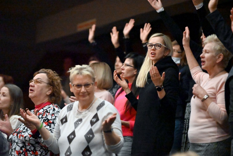 Są "córkami Króla". 200 kobiet na konferencji w Strzegomiu