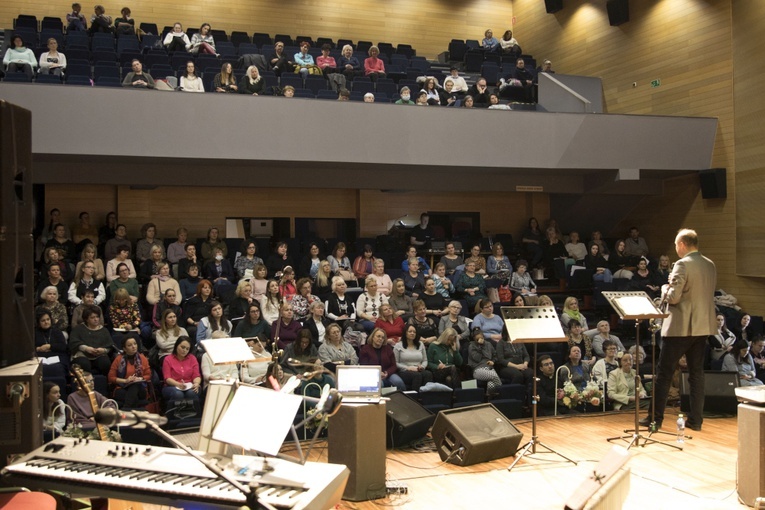 Są "córkami Króla". 200 kobiet na konferencji w Strzegomiu