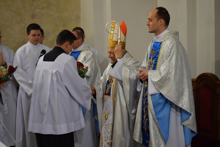 Obrzęd udzielenia posług lektoratu i akolitatu