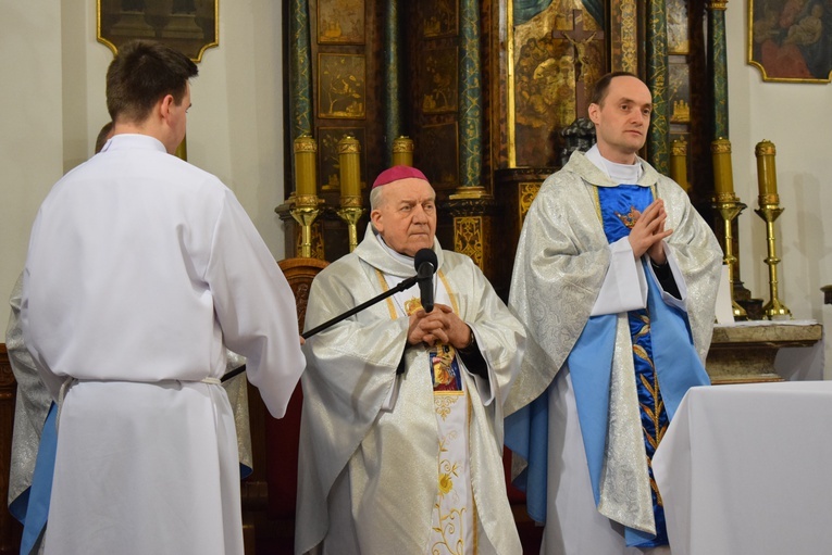 Obrzęd udzielenia posług lektoratu i akolitatu