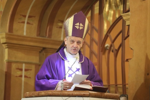 Międzyreligijny marsz i modlitwa o pokój na Ukrainie - w Bielsku-Białej. 