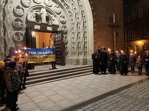 Międzyreligijny marsz i modlitwa o pokój na Ukrainie - w Bielsku-Białej. 