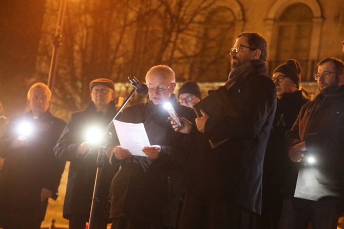 Międzyreligijny marsz i modlitwa o pokój na Ukrainie - w Bielsku-Białej. 