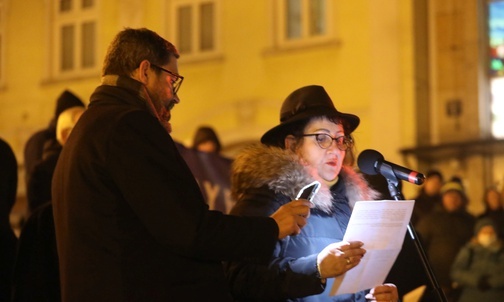 Słowami Księgi Izajasza modliła się Dorota Wiewióra z Gminy Wyznaniowej Żydowskiej.