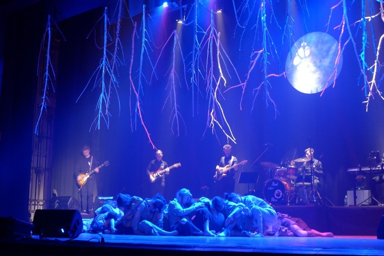 Tarnobrzeg. Śpiewem i tańcem