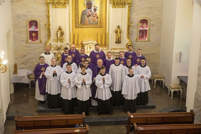 Obłóczyny w WMSD. Założyli "mundury", idą na wojnę