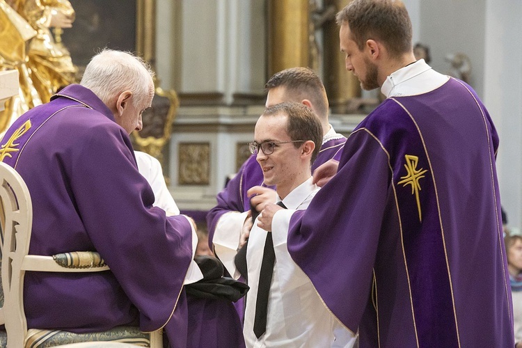 Obłóczyny w WMSD. Założyli "mundury", idą na wojnę