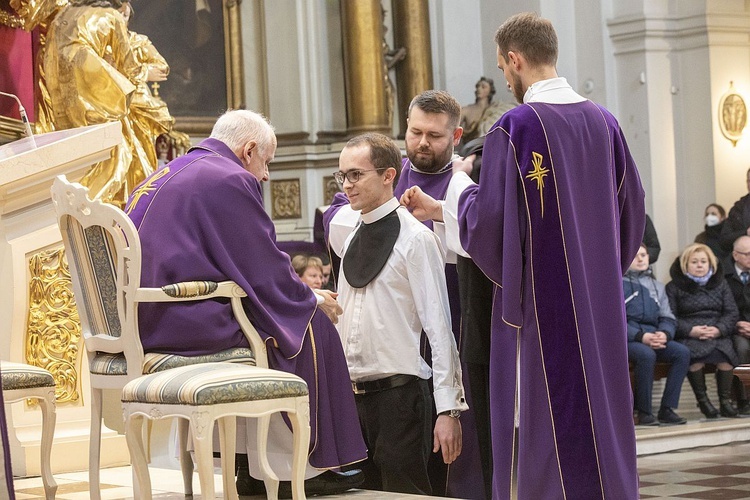 Obłóczyny w WMSD. Założyli "mundury", idą na wojnę