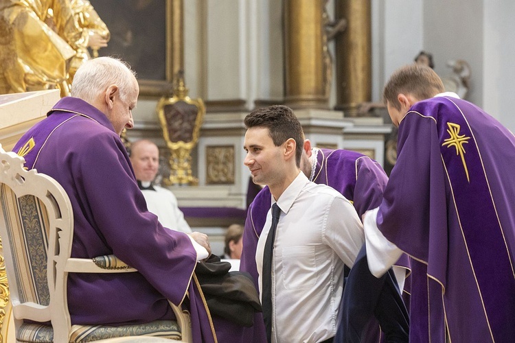 Obłóczyny w WMSD. Założyli "mundury", idą na wojnę