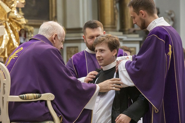 Obłóczyny w WMSD. Założyli "mundury", idą na wojnę