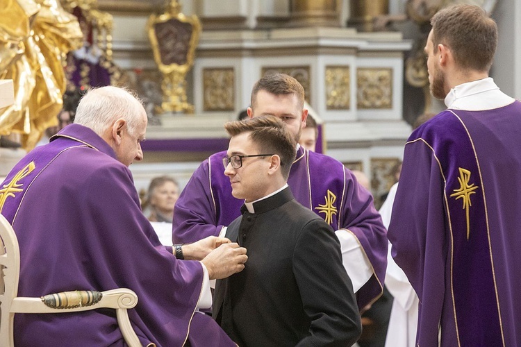 Obłóczyny w WMSD. Założyli "mundury", idą na wojnę