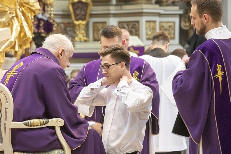 Obłóczyny w WMSD. Założyli "mundury", idą na wojnę