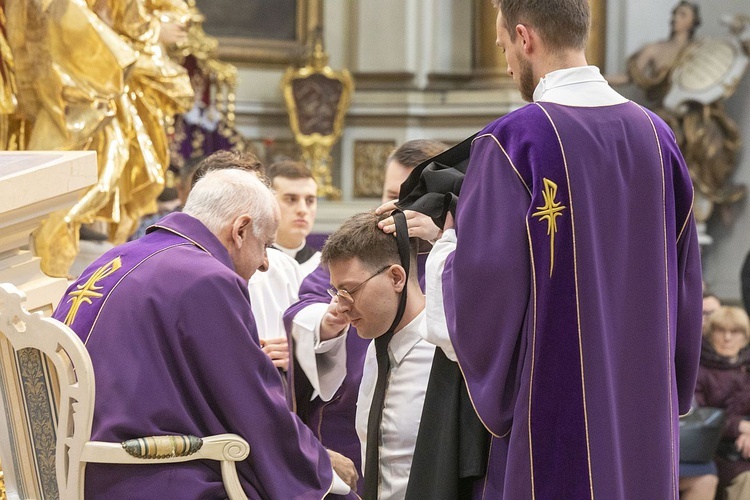 Obłóczyny w WMSD. Założyli "mundury", idą na wojnę