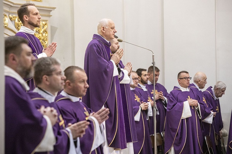 Obłóczyny w WMSD. Założyli "mundury", idą na wojnę