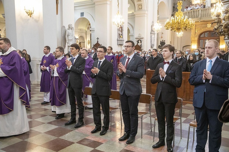 Obłóczyny w WMSD. Założyli "mundury", idą na wojnę