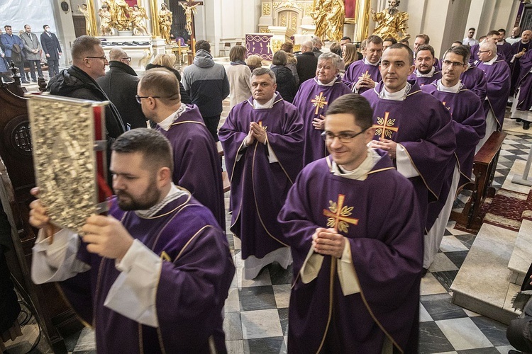 Obłóczyny w WMSD. Założyli "mundury", idą na wojnę