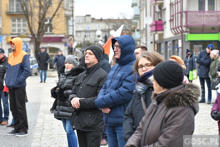 Modlitwa o pokój przy katedrze