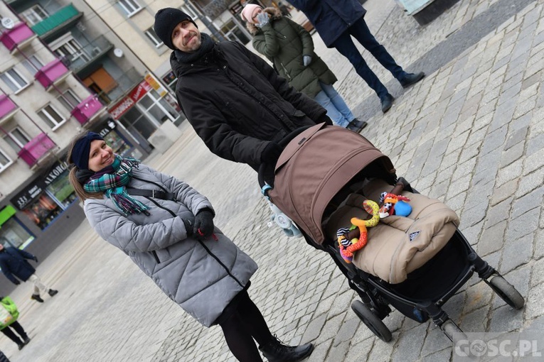 Modlitwa o pokój przy katedrze