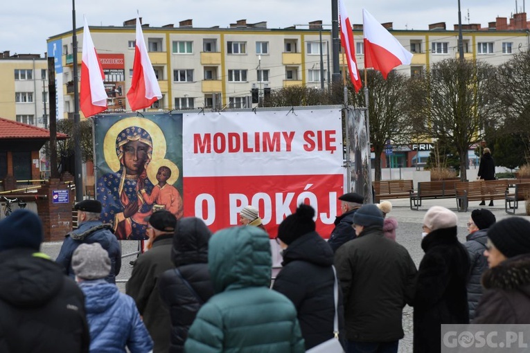 Modlitwa o pokój przy katedrze