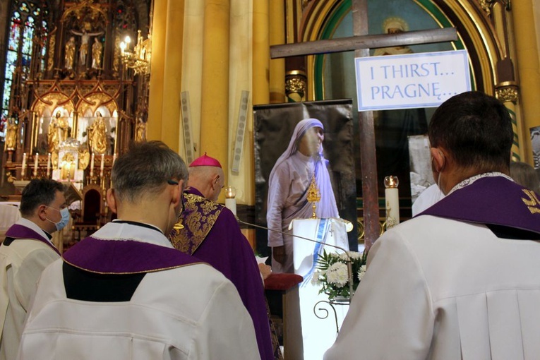 Relikwie św. Matki Teresy w miechowickiej parafii