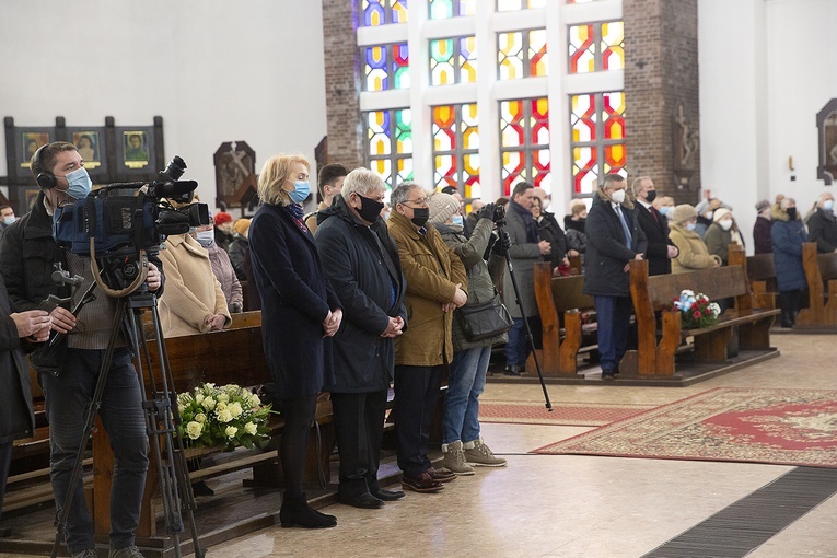 Tablica dla ks. Bednarskiego 
