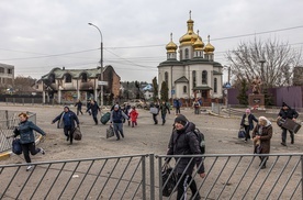 Kardynałowie w drodze na Ukrainę