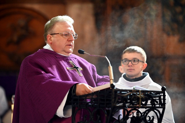 Wprowadzenie ks. Wojciecha Zmysłowskiego na urząd proboszcza